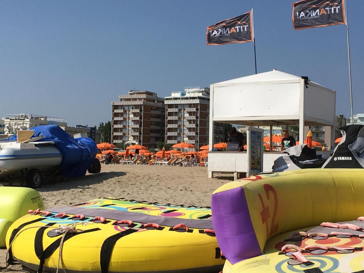 Appartamento Fronte Mare Ріміні Екстер'єр фото