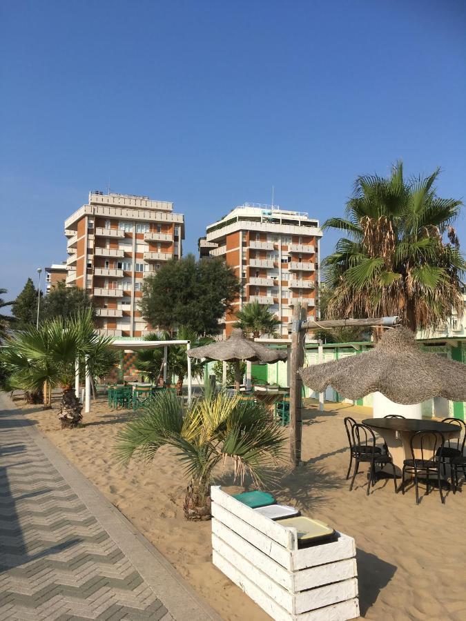 Appartamento Fronte Mare Ріміні Екстер'єр фото